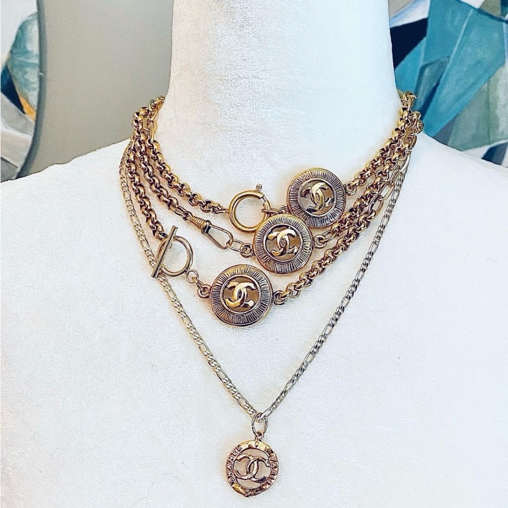 Chanel choker